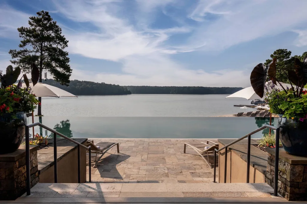 ritz carlton reynolds infinity pool